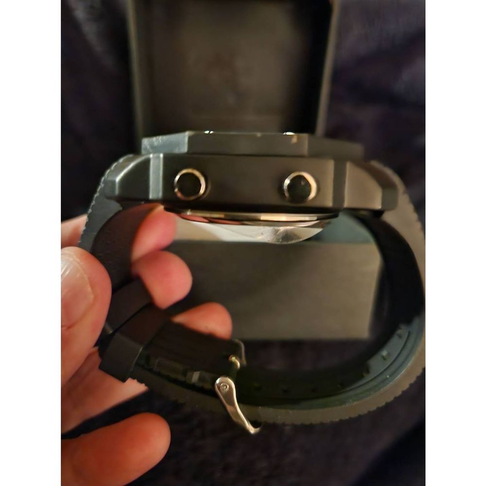 Axiom Watch - Picture 3 of 5